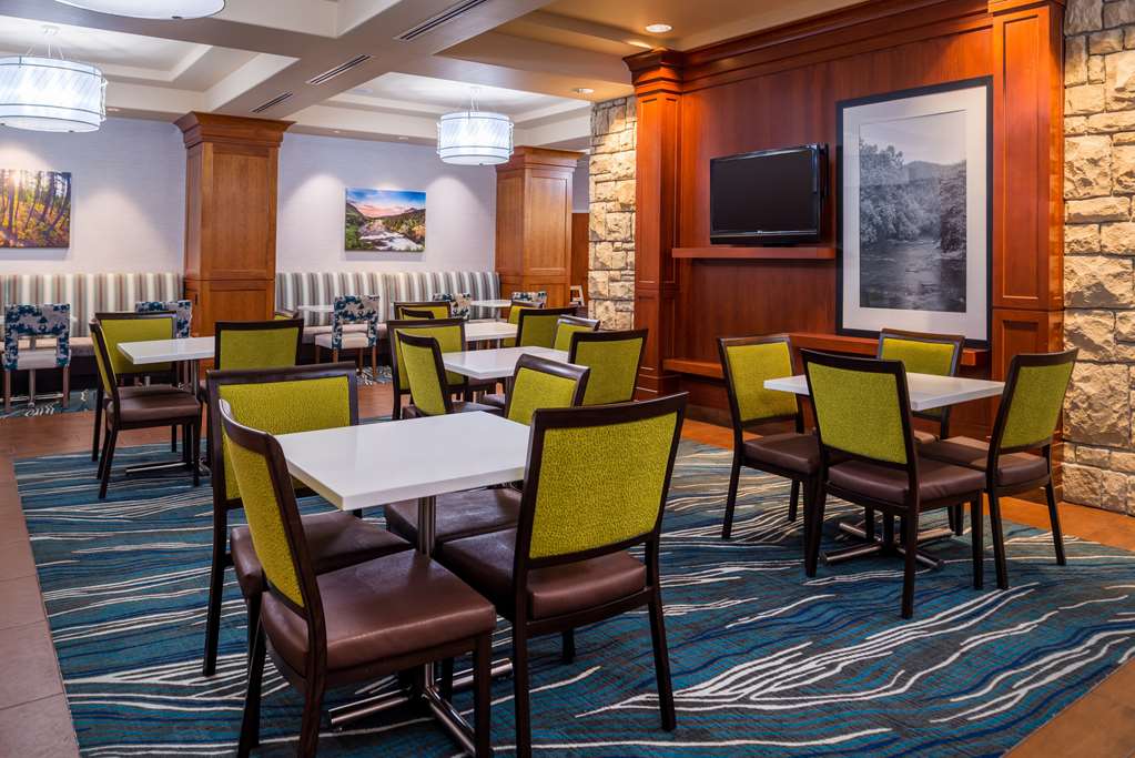 Hampton Inn & Suites Boise/Spectrum photo 3