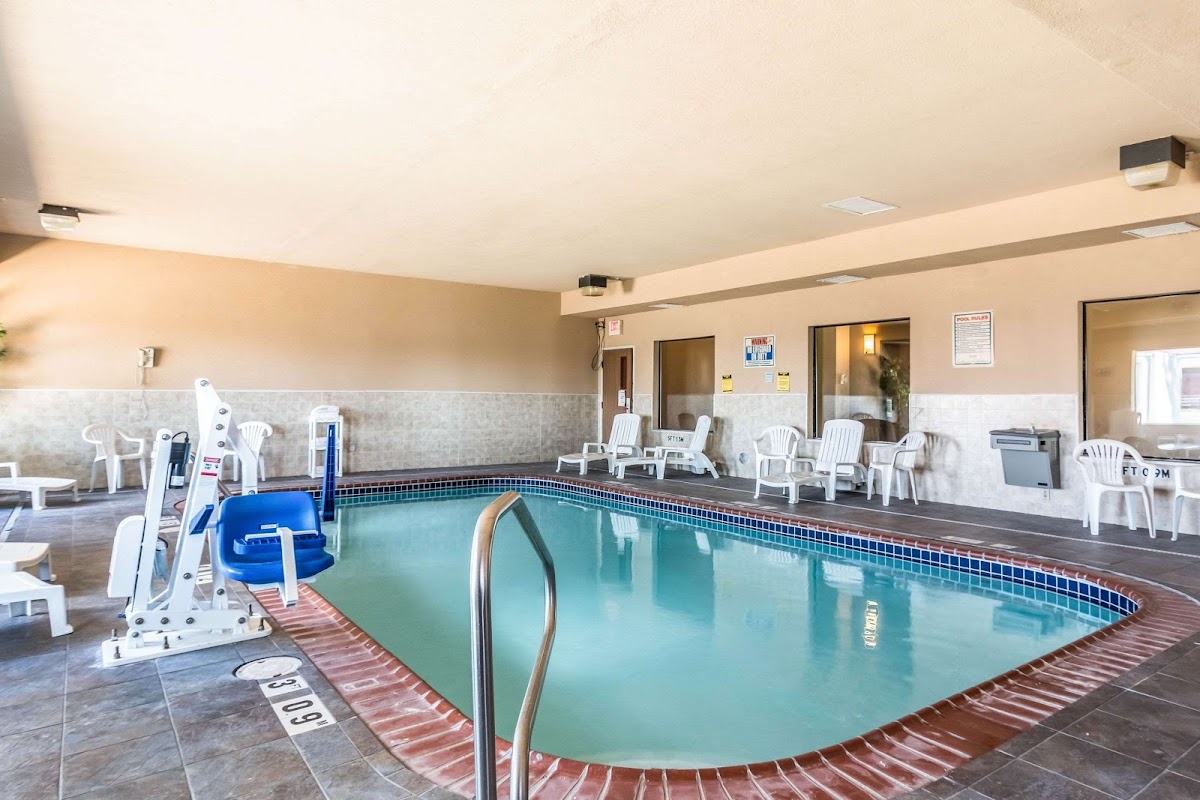Quality Inn & Suites Salem near I-57 photo 3