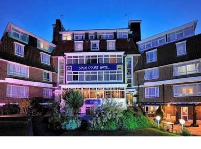 Stade Court Hotel