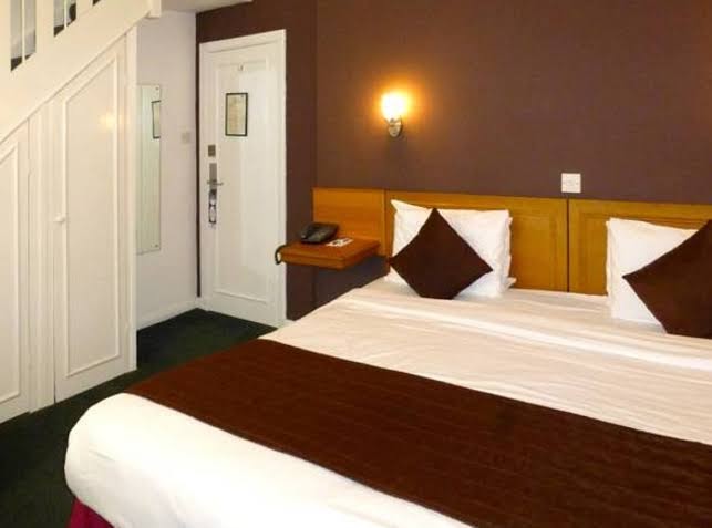 Stade Court Hotel photo 2