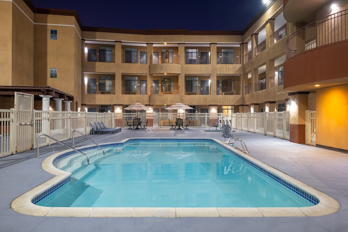 Ramada Suites by Wyndham San Diego/Hotel Circle Area