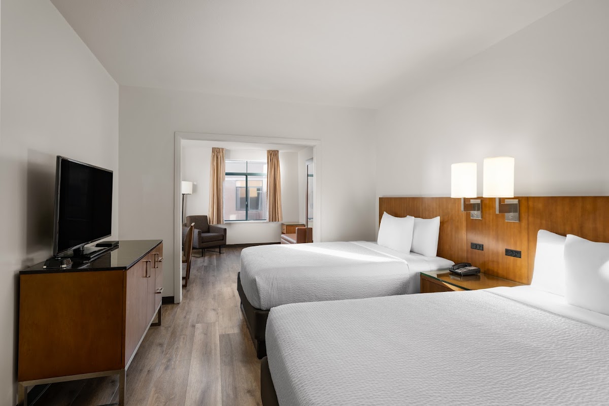 Ramada Suites by Wyndham San Diego/Hotel Circle Area photo 2