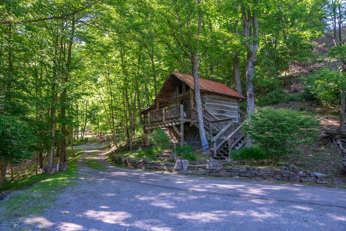 Moore House Inn & Cabins photo 3