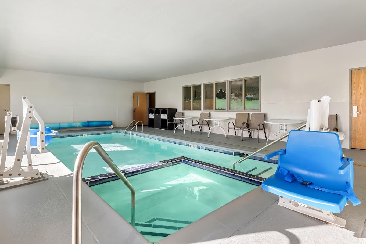 Days Inn & Suites by Wyndham Castle Rock photo 3