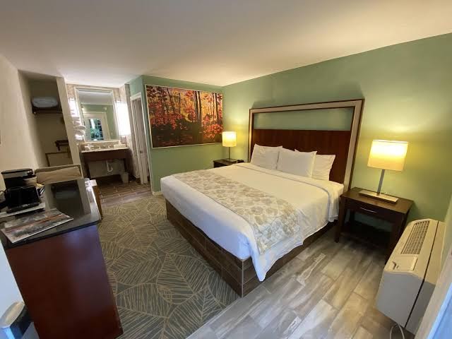 Cascades Inn photo 2