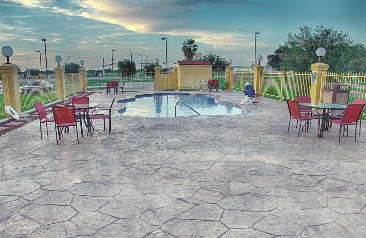 La Quinta Inn & Suites by Wyndham Alice photo 3