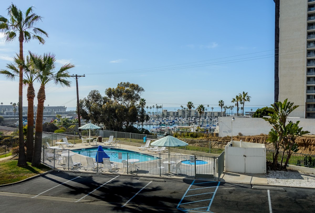 Days Inn by Wyndham Oceanside photo 2