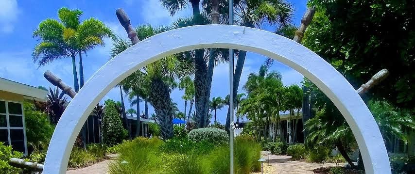 Yacht Club Apartments