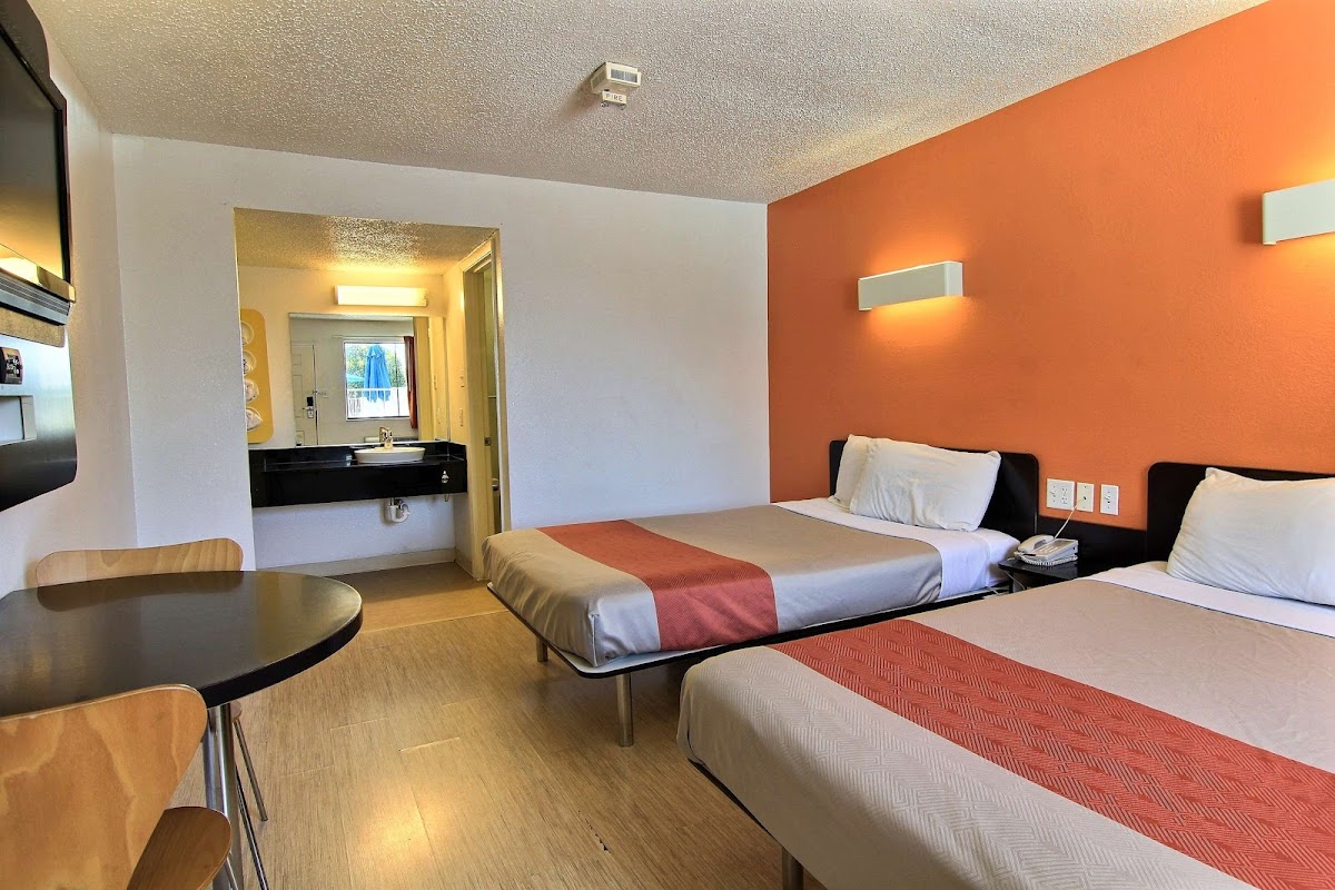 Motel 6 Austin, TX - North Central photo 2