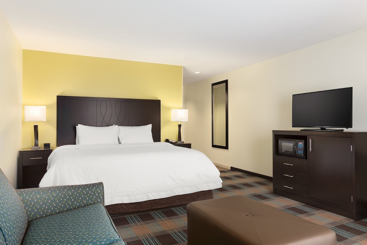Hampton Inn Fairmont photo 2