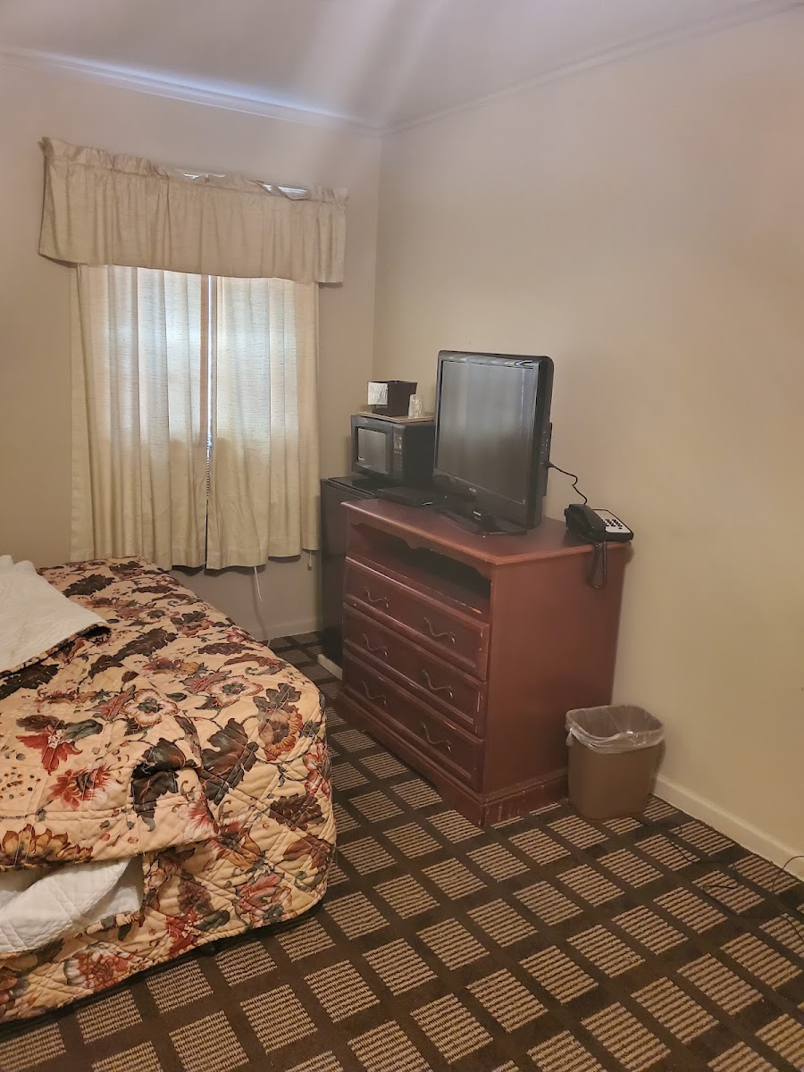 Howard's Motel photo 2