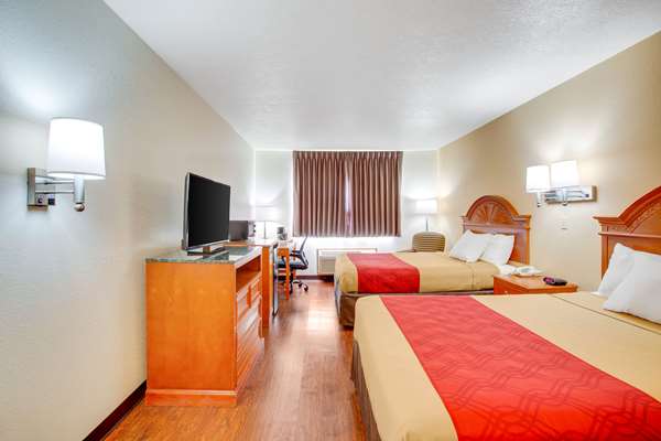 Econo Lodge Inn & Suites Albuquerque East I-40 Eubank Exit photo 2