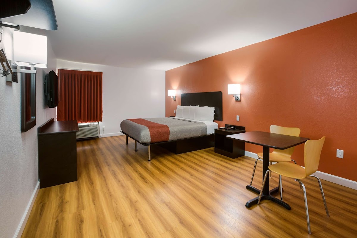 Motel 6 Suwanee, GA - Gwinnett Center photo 2