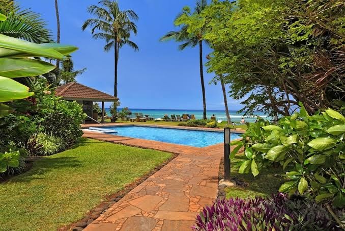 Hale Mahina Beach Resort
