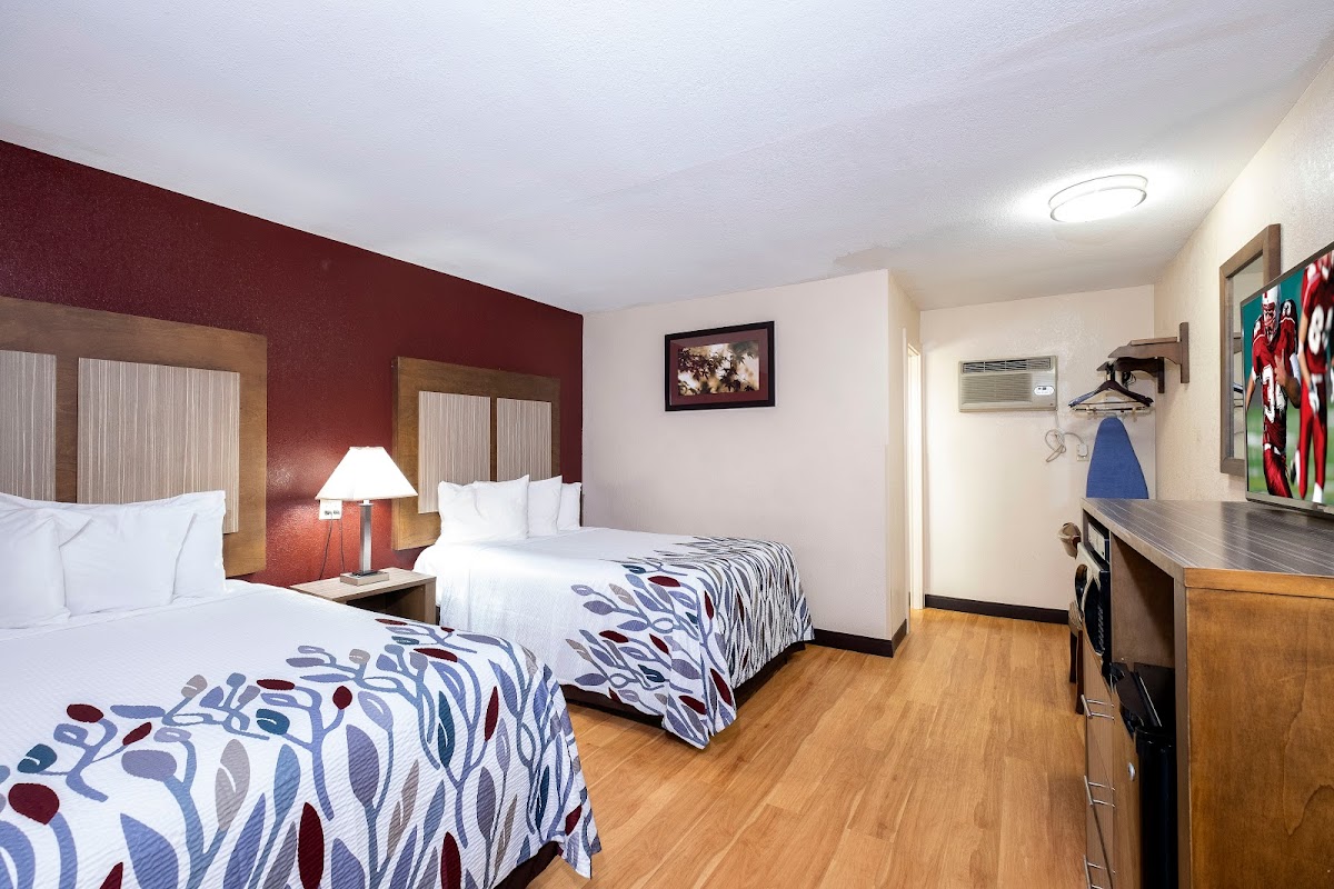 Red Roof Inn Neptune - Jersey Shore photo 2