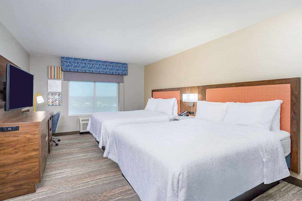 Hampton Inn by Hilton Bedford photo 2