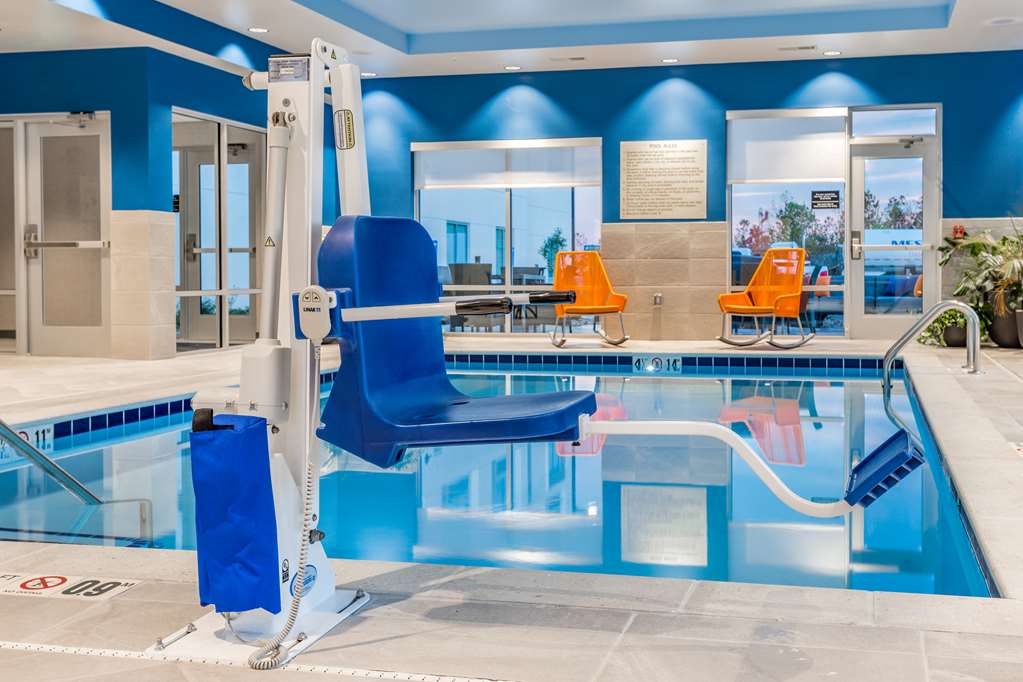Hampton Inn by Hilton Bedford photo 3