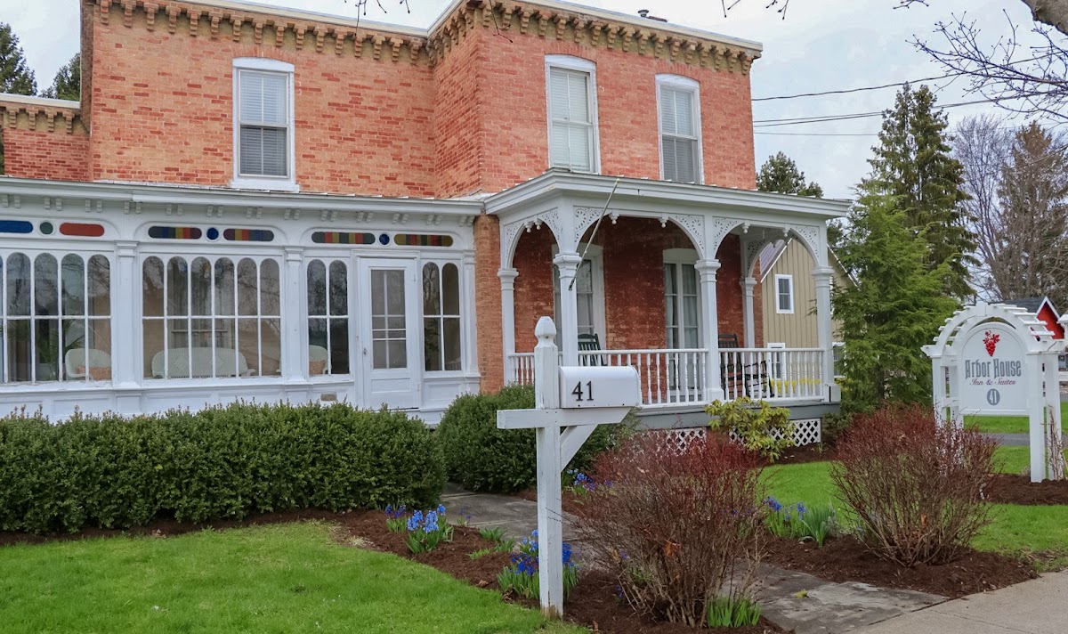 Arbor House Inn