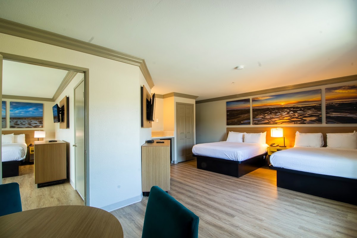 Days Inn by Wyndham Carlsbad photo 2