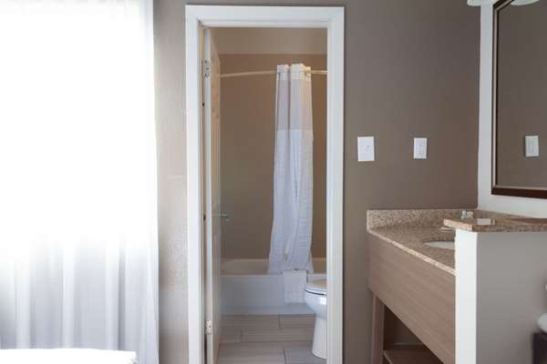 Comfort Suites Baton Rouge South I-10 photo 2