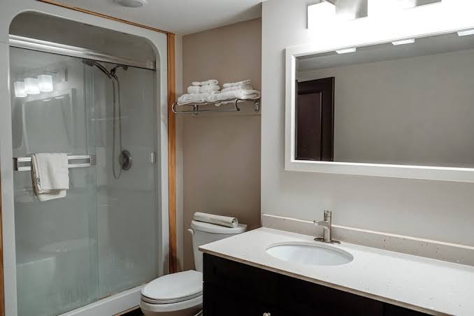 Homestead Inn & Suites photo 3