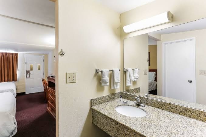 Americas Best Value Inn & Suites El Centro photo 3