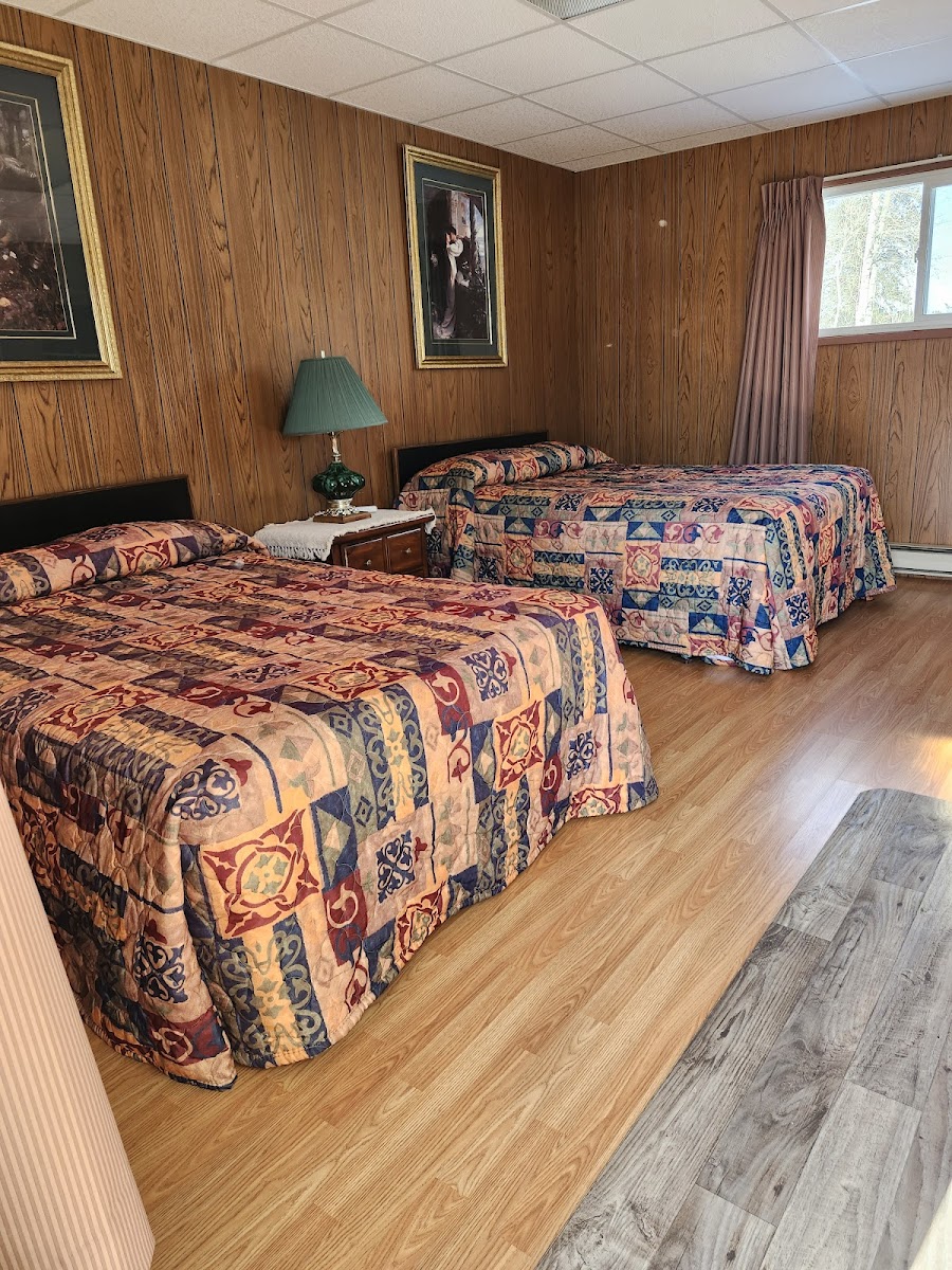 Lang's Motel photo 2