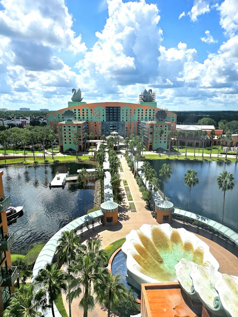Walt Disney World Dolphin Resort photo 3