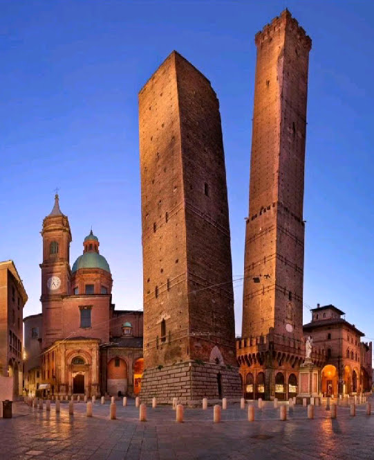 The Two Towers: Garisenda & Asinelli