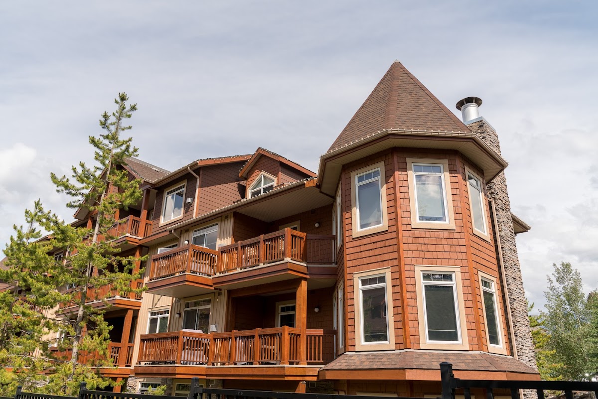 Falcon Crest Lodge by CLIQUE photo 3