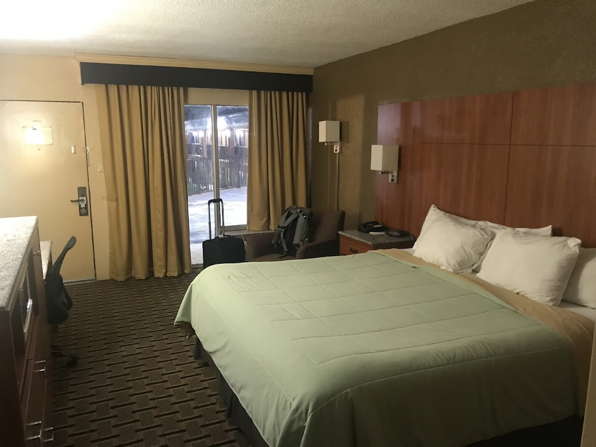 Days Inn by Wyndham Durham/Near Duke University photo 2