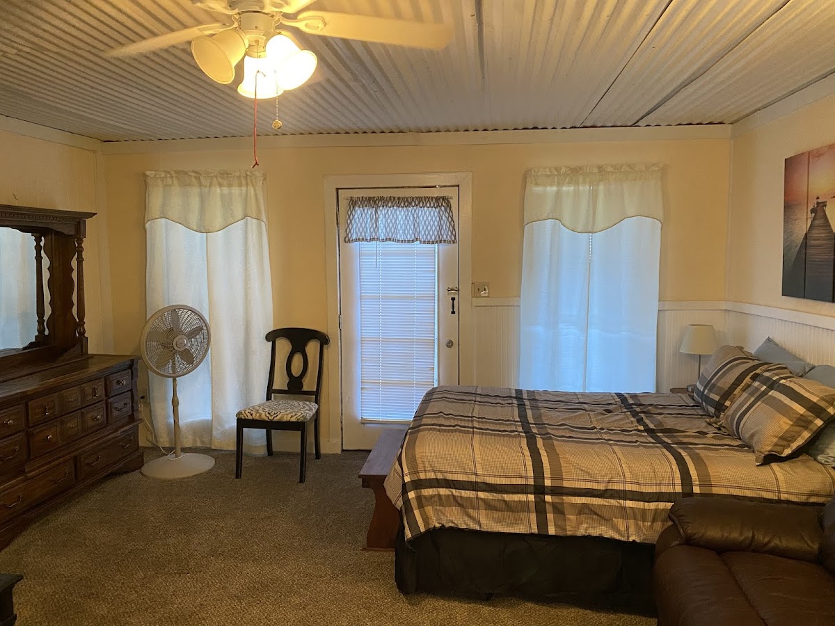 Longbranch Hotel photo 2