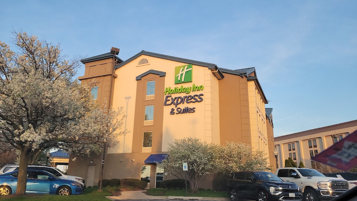 Holiday Inn Express & Suites Chicago-Midway Airport by IHG
