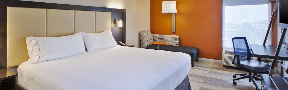 Holiday Inn Express & Suites Chicago-Midway Airport by IHG photo 2