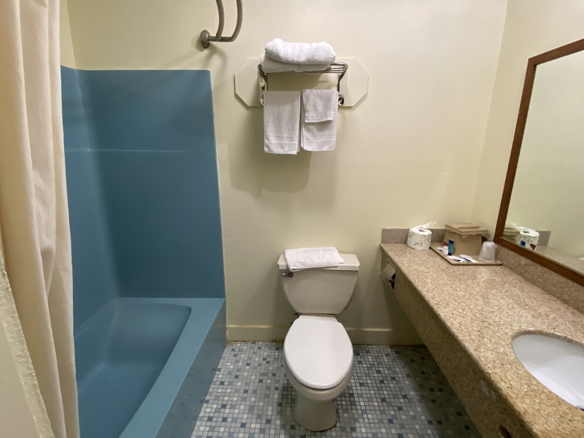 Passport Inn & Suites Middletown, CT photo 3