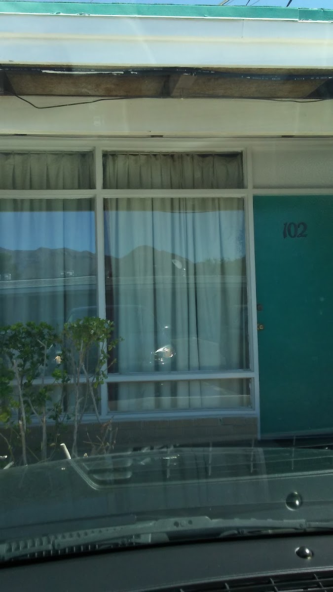 Beverly Crest Motor Inn photo 3