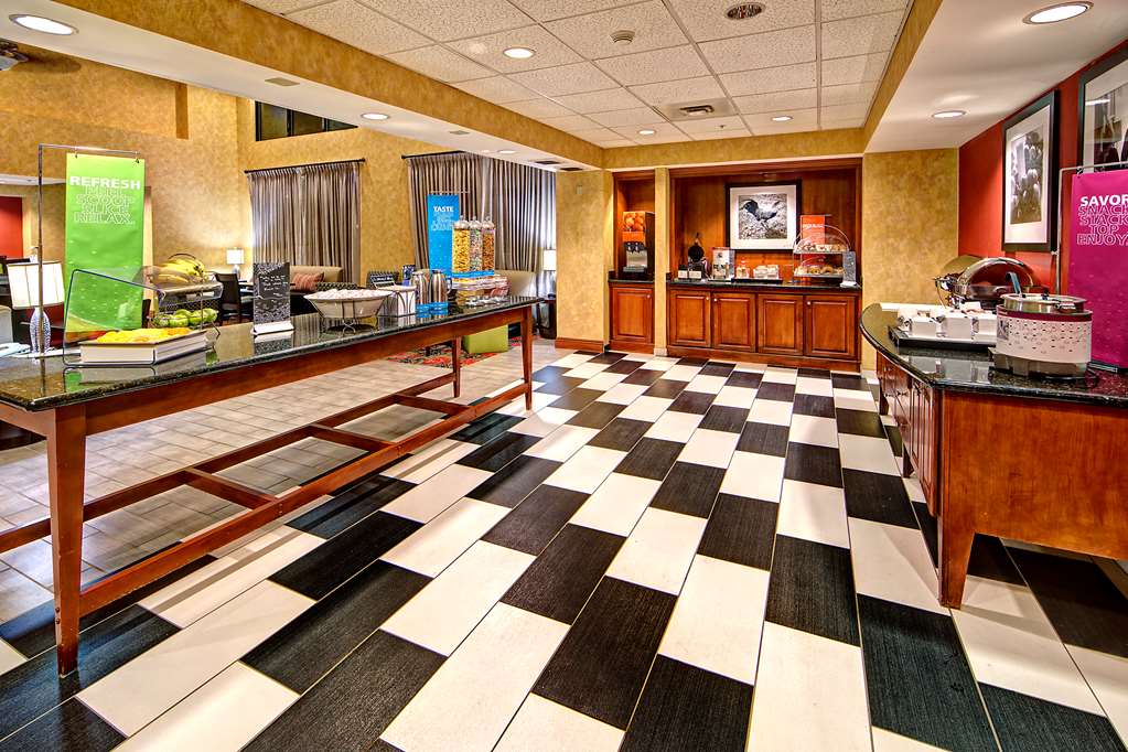 Hampton Inn Quincy photo 2