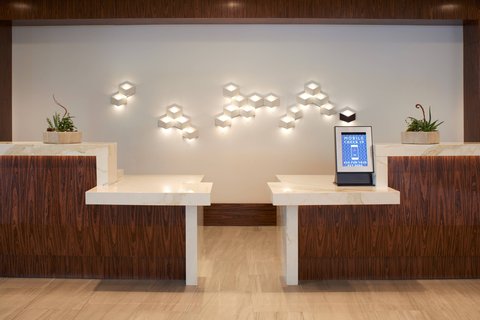 Marriott East Lansing at University Place photo 2