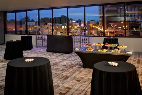Marriott East Lansing at University Place photo 3