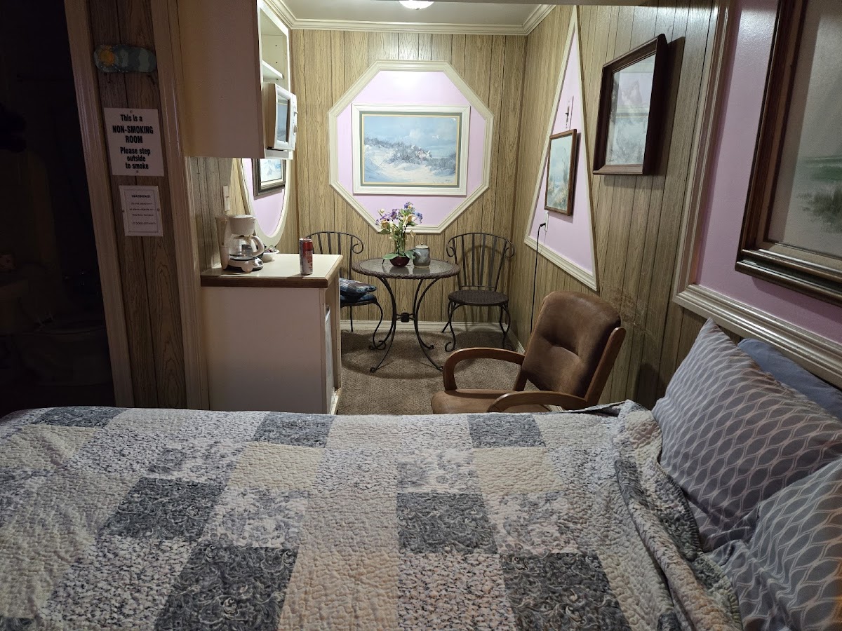 Alberta Motel photo 2