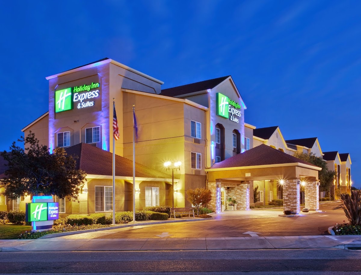 Holiday Inn Express & Suites Oakland-Airport by IHG