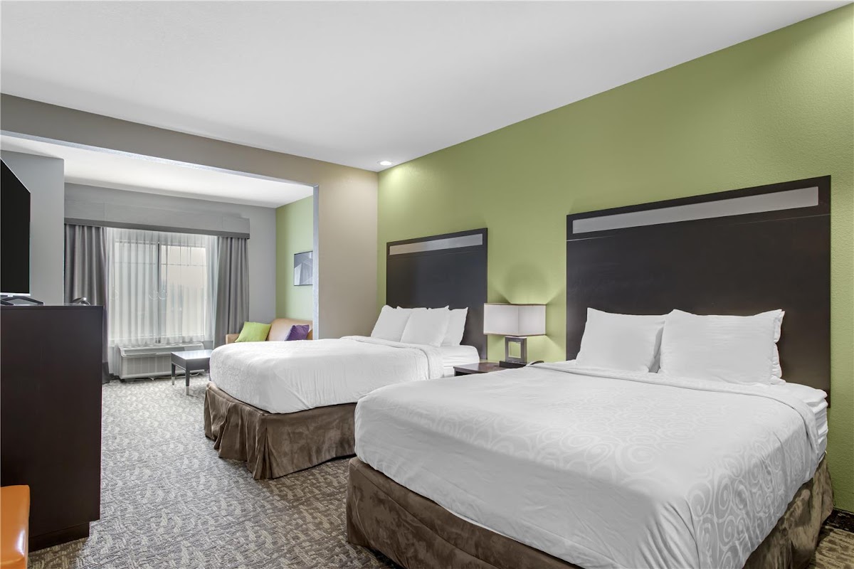 Best Western Plus Bay City Inn & Suites photo 2
