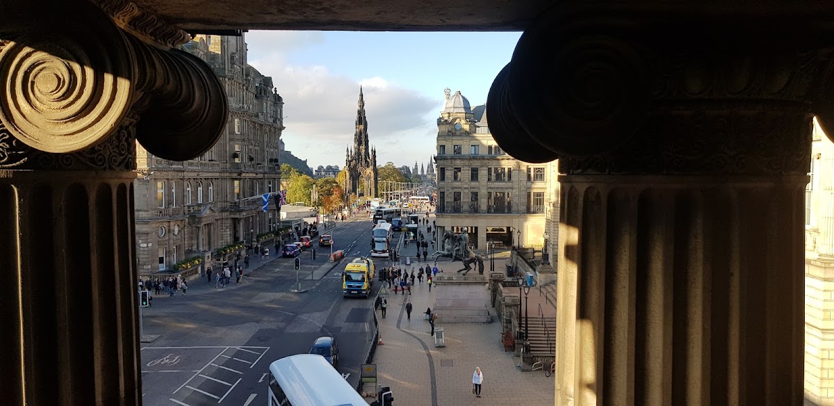 Travelodge Edinburgh Central Waterloo Place photo 2