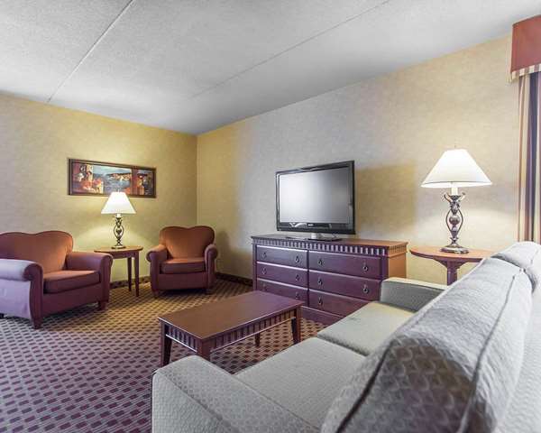 Quality Inn & Suites Bay Front photo 2