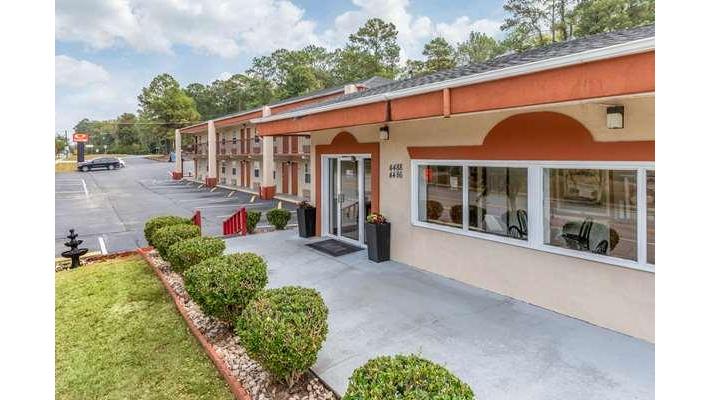 Econo Lodge Columbia Fort Jackson photo 3