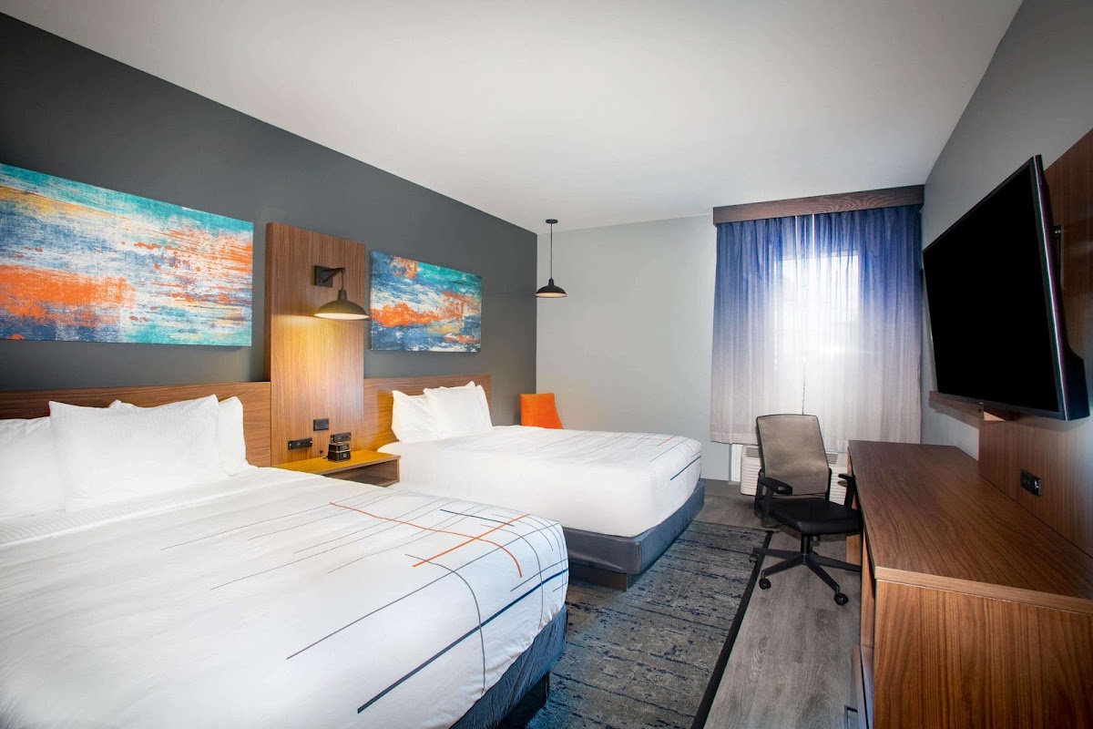 La Quinta Inn & Suites by Wyndham Oxford photo 2