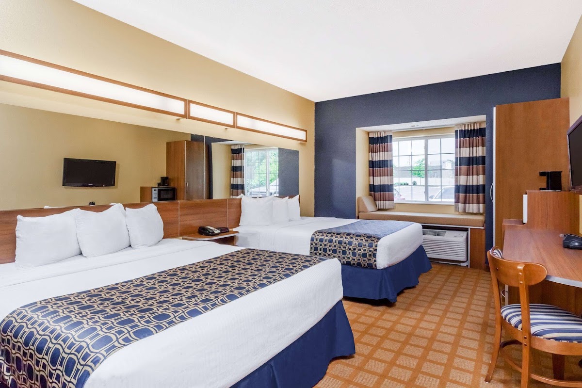 Microtel Inn & Suites by Wyndham Dickson City/Scranton photo 2