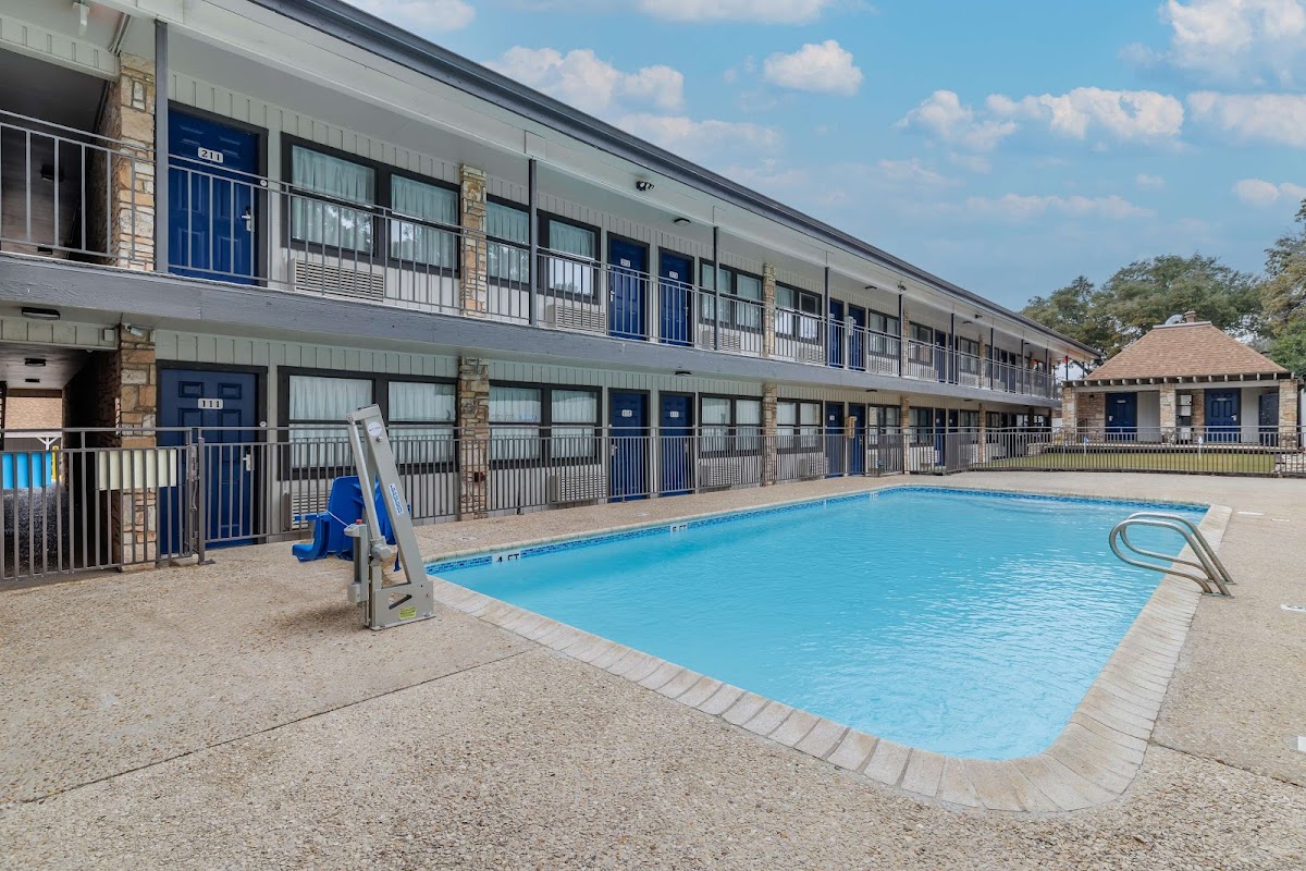 Motel 6 Boerne, TX