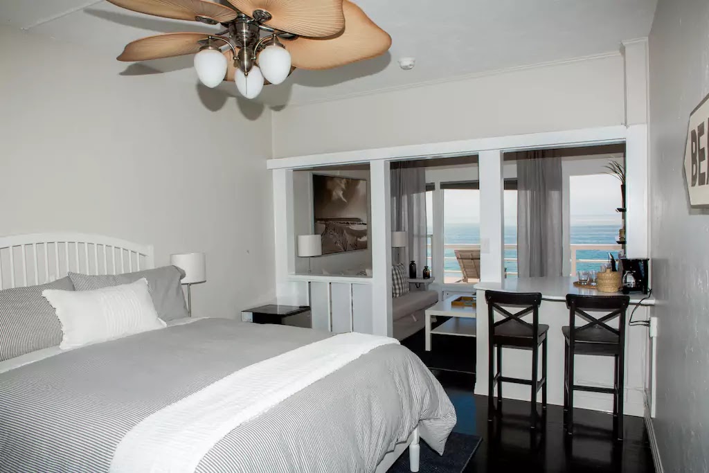 Coast Inn photo 2