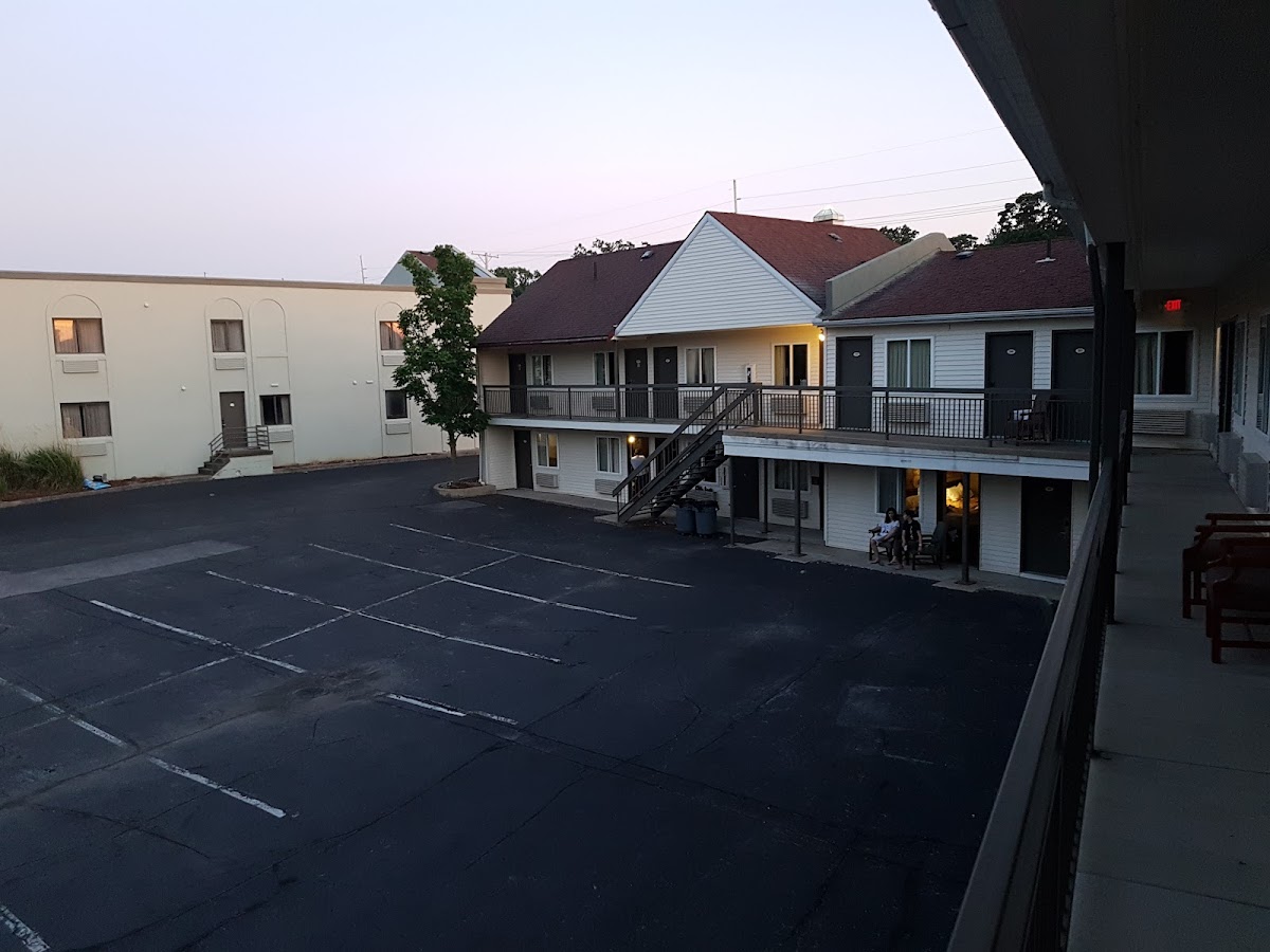 Best Budget Inn Sandusky photo 3